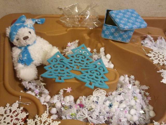 Winter Sensory Table - Making Time for Mommy